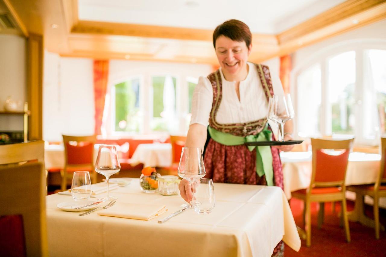 Hotel-Restaurant Sennhutte Im Herzen Des Sudschwarzwalds Kleines Wiesental Exterior photo